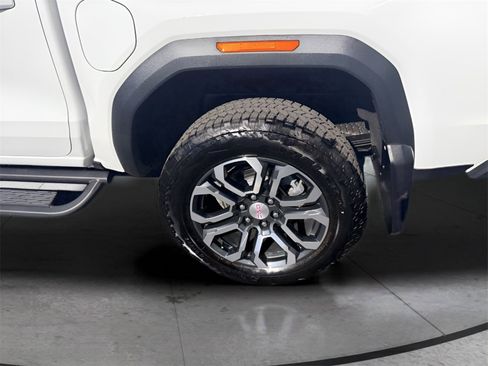 Used 2023 GMC Canyon AT4 w/ Technology Package image 10