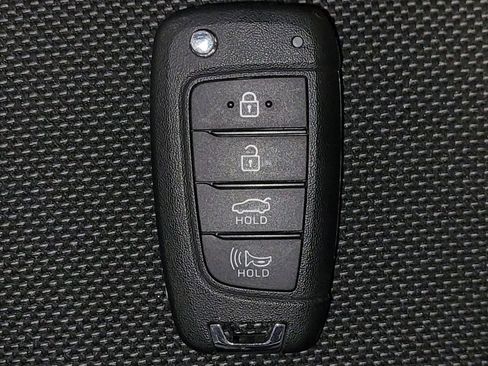 Used 2025 Hyundai Elantra SE FWD image 32