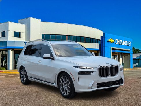 Used 2024 BMW X7 xDrive40i w/ Executive Package AWD/4WD image 8