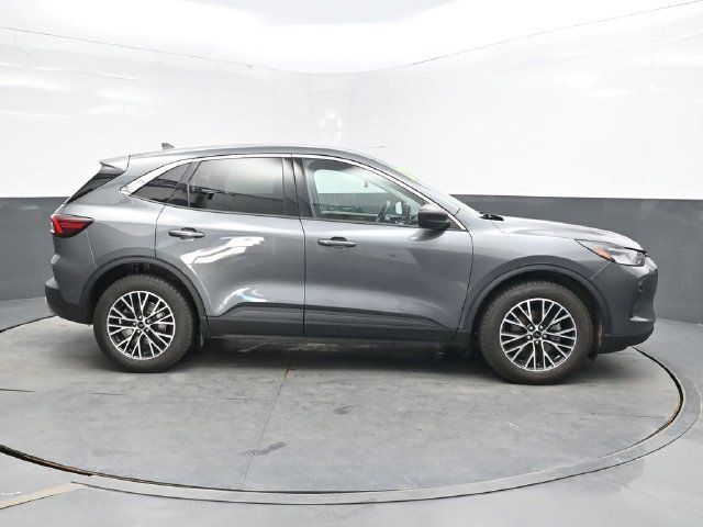 Used 2023 Ford Escape Active w/ Tech Pack #1 AWD/4WD image 9