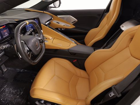 Used 2020 Chevrolet Corvette Stingray Preferred Cpe w/ 2LT Preferred Equipment Group RWD image 31