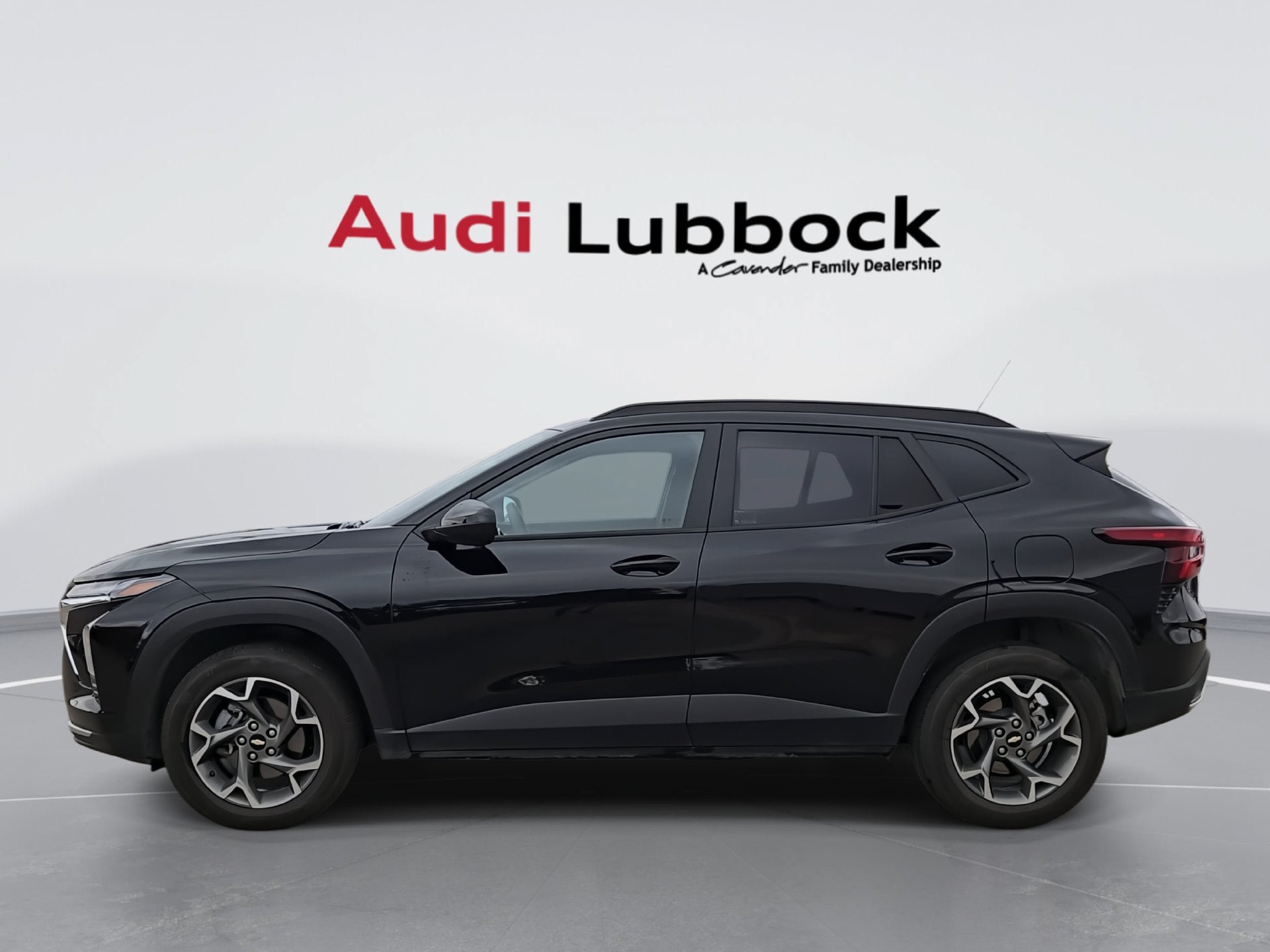 Used 2025 Chevrolet Trax LT FWD image 5