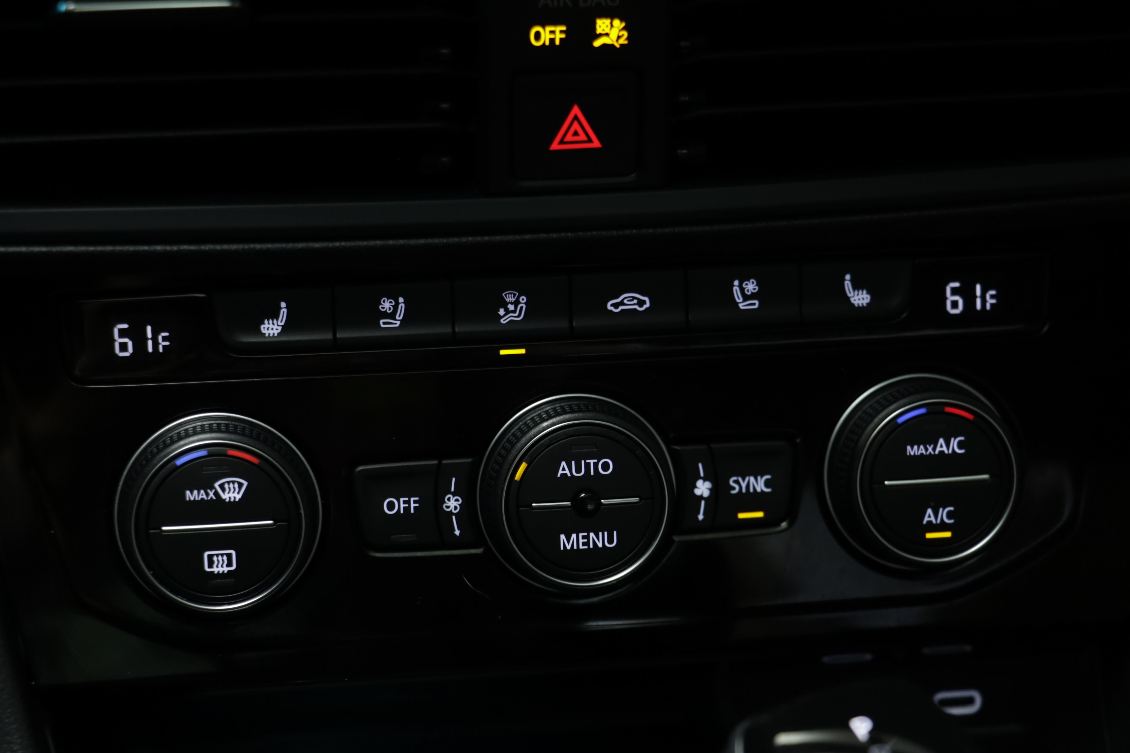 Used 2023 Volkswagen Jetta SEL FWD image 10