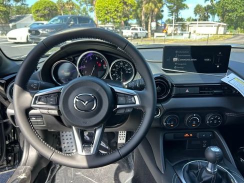 New 2026 MAZDA MX-5 Miata Club w/ Interior Package RWD image 10