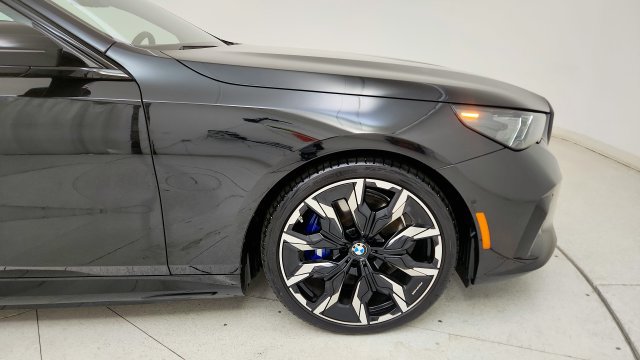 Used 2027 BMW i5 eDrive40 w/ M Sport Package RWD image 23