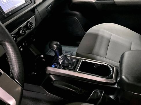 Used 2018 Toyota Tacoma SR5 image 14