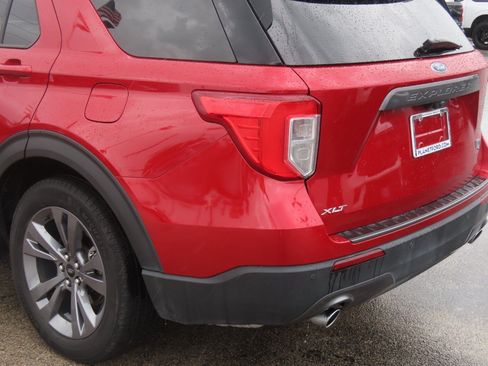 Used 2023 Ford Explorer XLT w/ Equipment Group 202A RWD image 16