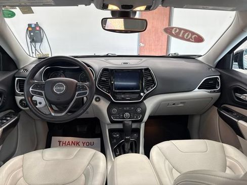 Used 2019 Jeep Cherokee Limited AWD/4WD image 43