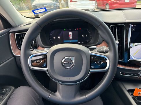 Used 2023 Volvo XC60 B5 Plus w/ Climate Package image 23