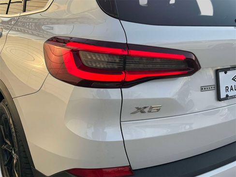 Certified 2022 BMW X5 xDrive40i w/ Premium Package image 10