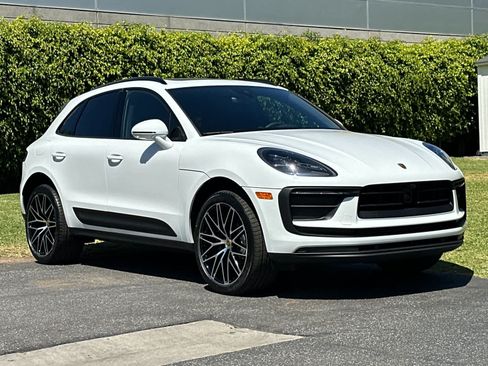 New 2026 Porsche Macan AWD/4WD image 10