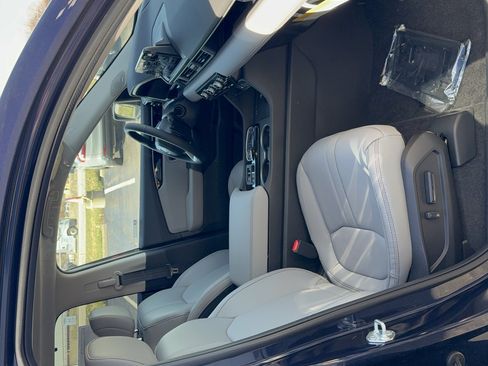 Used 2025 Honda Pilot Touring image 15