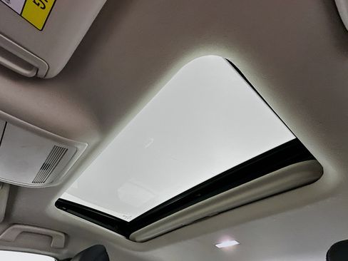 Used 2024 MAZDA MAZDA3 s image 27