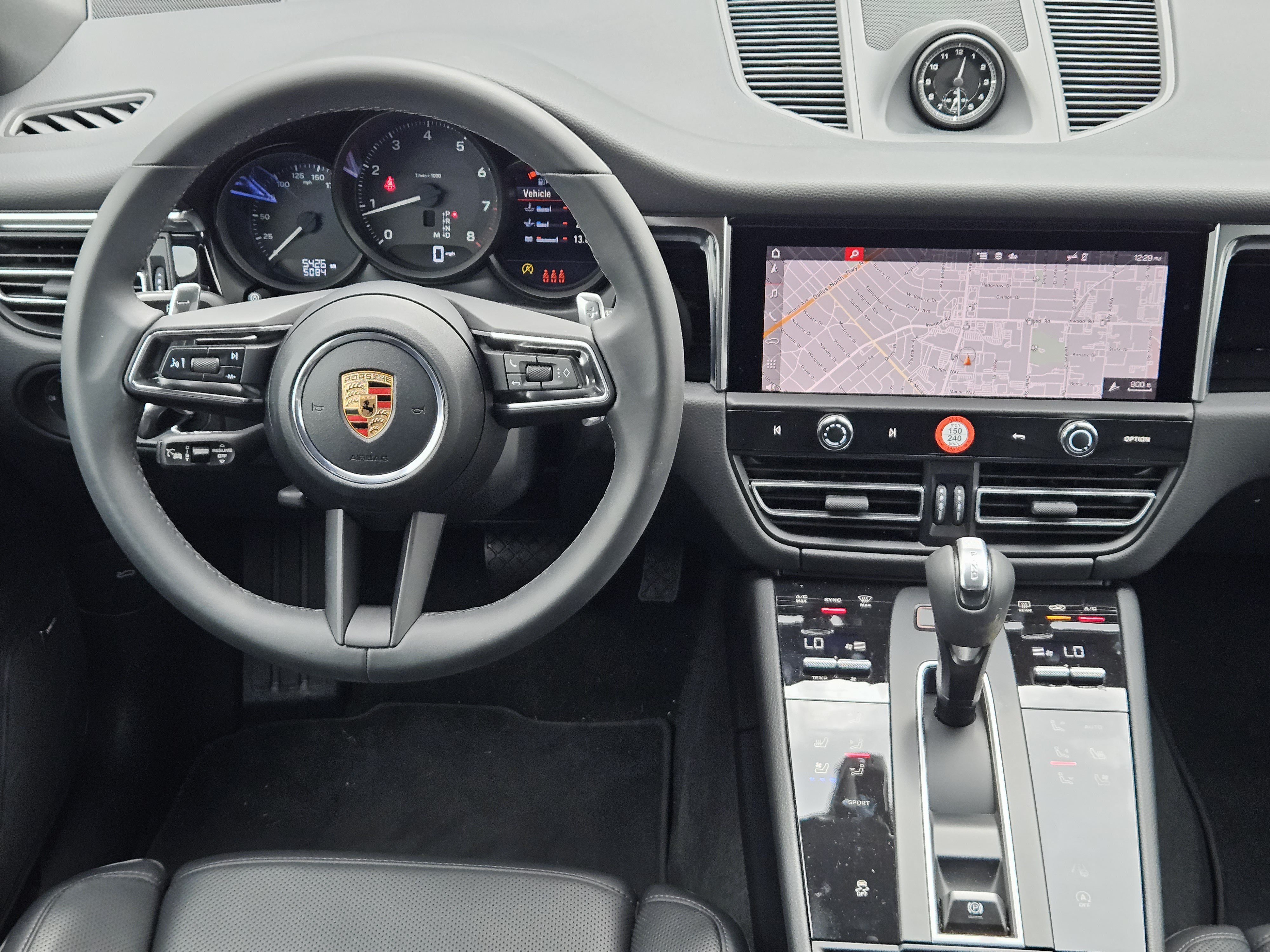 Certified 2026 Porsche Macan AWD/4WD image 25