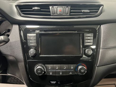 Used 2020 Nissan Rogue S image 8