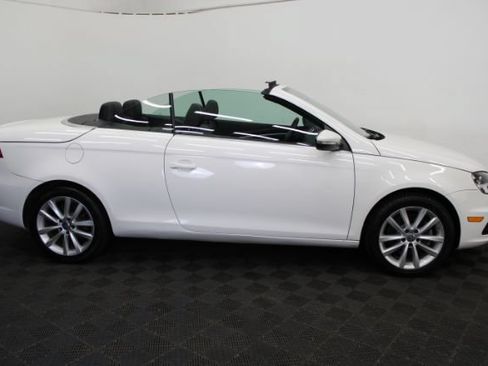 Used 2013 Volkswagen Eos Komfort FWD image 6