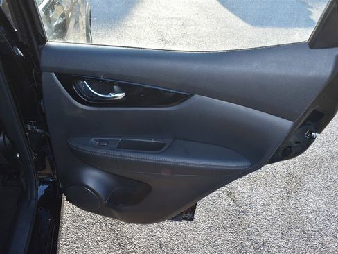 Used 2022 Nissan Rogue Sport SL image 25