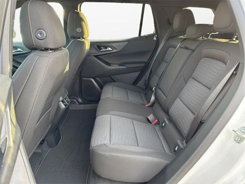 New 2026 Chevrolet Equinox LT image 13