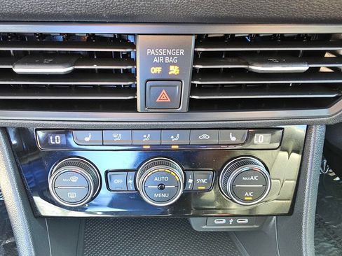 Used 2024 Volkswagen Jetta SE FWD image 30