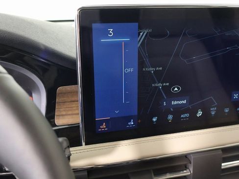 New 2026 Lincoln Corsair Reserve FWD image 8
