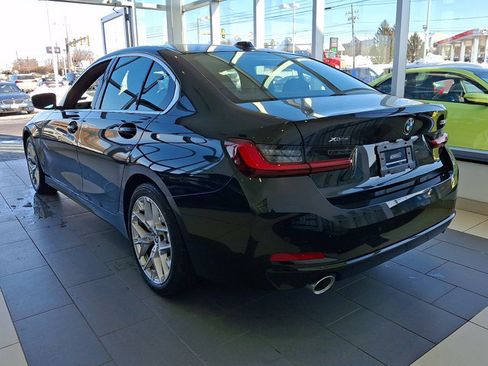 Certified 2025 BMW 330i xDrive Sedan w/ Convenience Package image 4