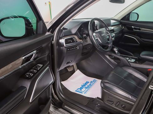 Used 2022 Kia Telluride SX image 3
