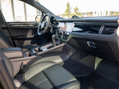 New 2026 Porsche Macan AWD/4WD image 26