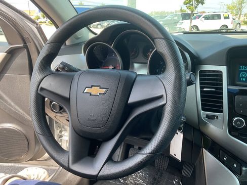 Used 2012 Chevrolet Cruze LS FWD image 19