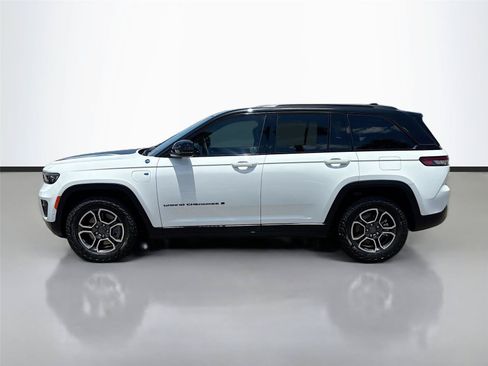 Used 2022 Jeep Grand Cherokee Trailhawk w/ Advanced Protech Group II AWD/4WD image 4