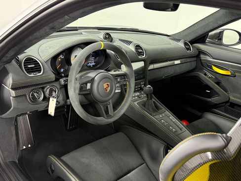 Certified 2025 Porsche 718 Cayman GT4 RS image 4