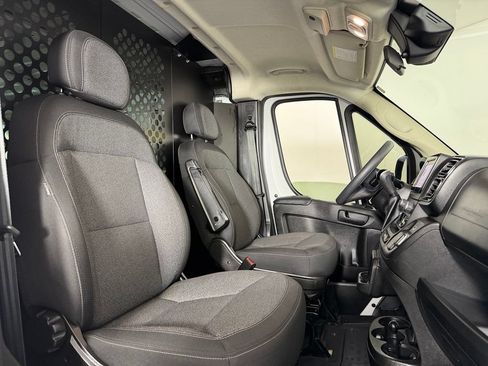 Used 2025 RAM ProMaster 2500 w/ U-Haul Equipment Group FWD image 22