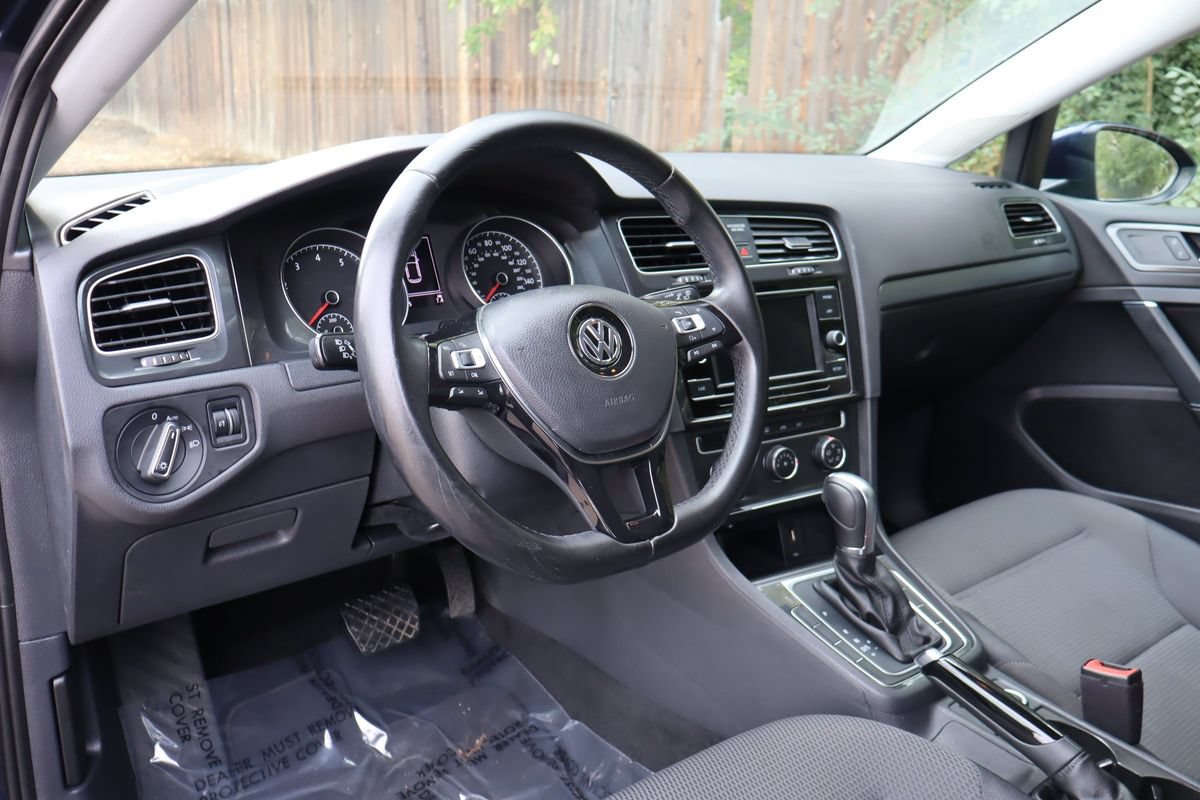 Used 2018 Volkswagen Golf S FWD image 15