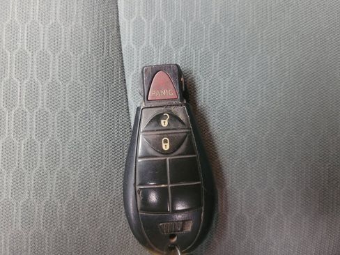 Used 2017 RAM 1500 Express AWD/4WD image 32