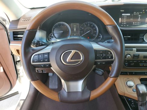 Used 2016 Lexus ES 350 w/ Premium Package w/Wood Trim FWD image 13