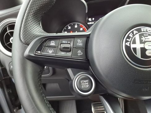 Used 2023 Alfa Romeo Stelvio Ti image 29