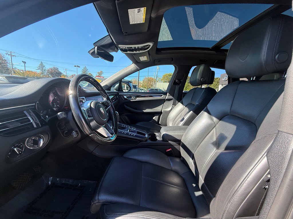 Used 2021 Porsche Macan AWD/4WD image 27