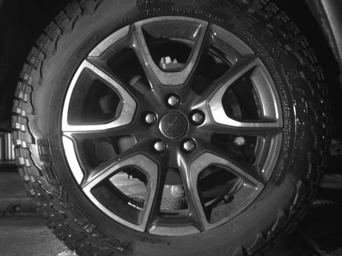 Used 2025 Jeep Compass Trailhawk AWD/4WD image 15