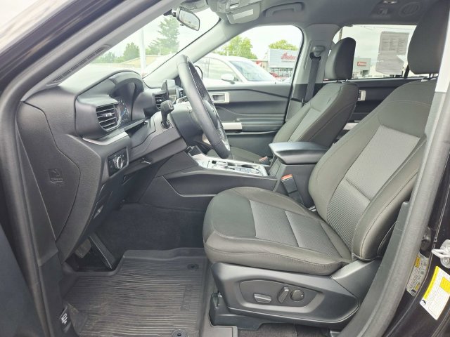 Used 2024 Ford Explorer XLT AWD/4WD image 8