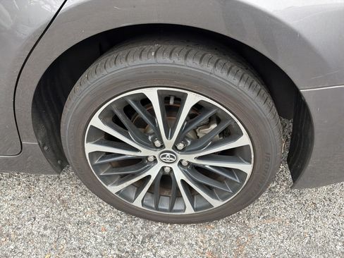 Used 2020 Toyota Camry SE FWD image 7