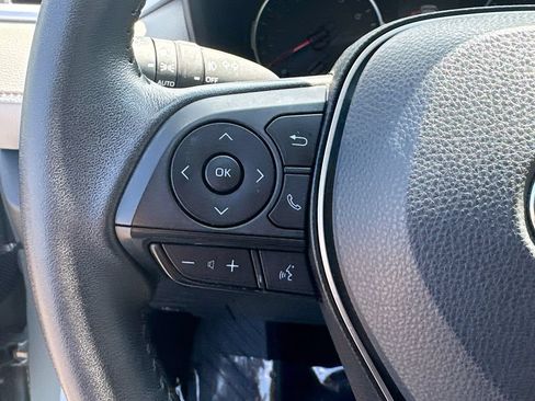 Used 2022 Toyota RAV4 XLE Premium FWD image 8