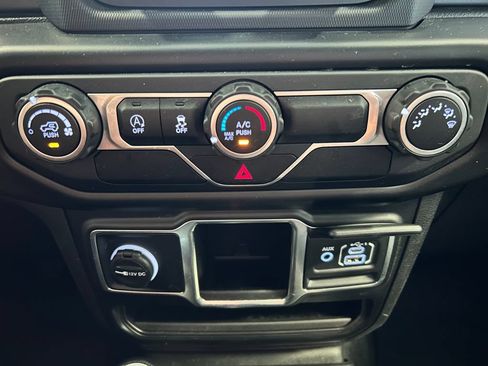 Used 2021 Jeep Wrangler Sport AWD/4WD image 13