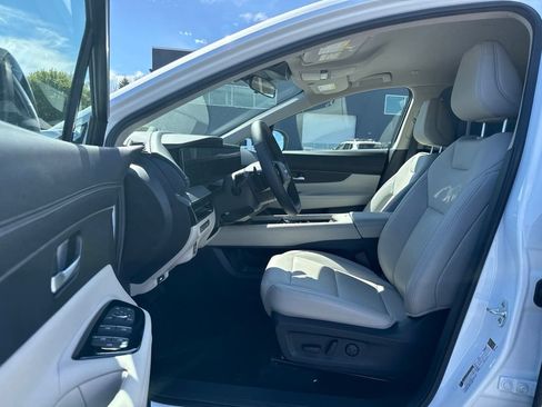 Certified 2025 Nissan Murano SV AWD/4WD image 6