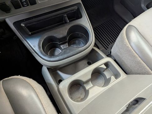 Used 2018 Nissan NV 2500 SV image 21