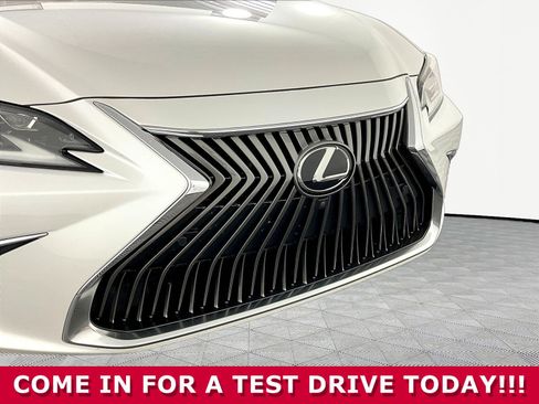 Used 2021 Lexus ES 350 w/ Accessory Package FWD image 32