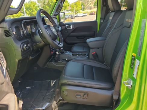 New 2025 Jeep Wrangler Unlimited Rubicon 392 image 19