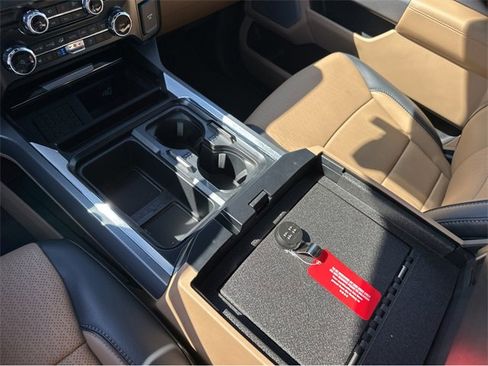 New 2025 Ford F350 Lariat w/ Lariat Ultimate Package image 33