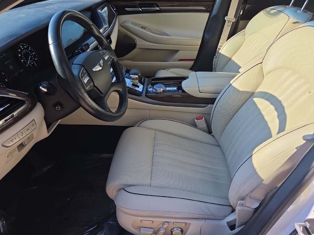 Used 2017 Genesis G90 3.3T Premium RWD image 10