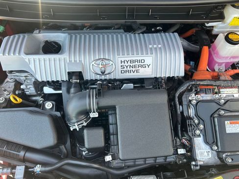 Used 2013 Toyota Prius Two FWD image 22