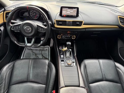 Used 2018 MAZDA MAZDA3 Touring image 15