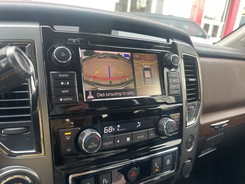Certified 2019 Nissan Titan Platinum Reserve w/ Platinum Utility Package image 10